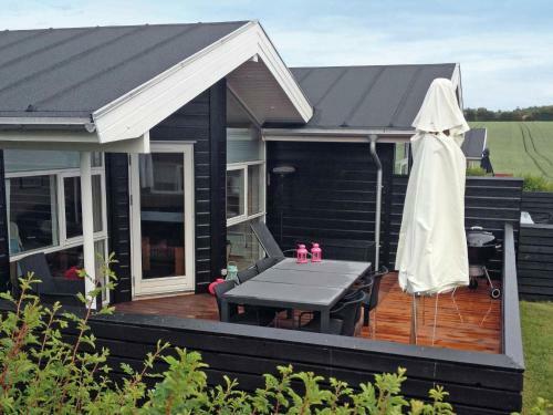 Two-bedroom Holiday Home In Tranek�r 4