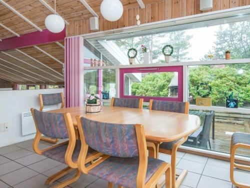 Two-bedroom Holiday Home In Glesborg 6