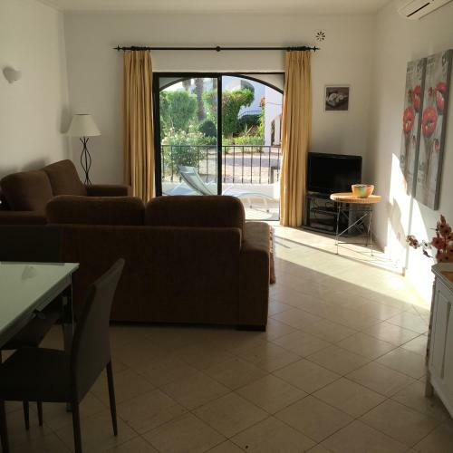 Alto Club Apartments