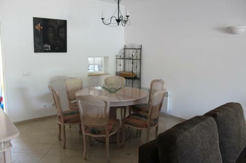 Alto Club Apartments