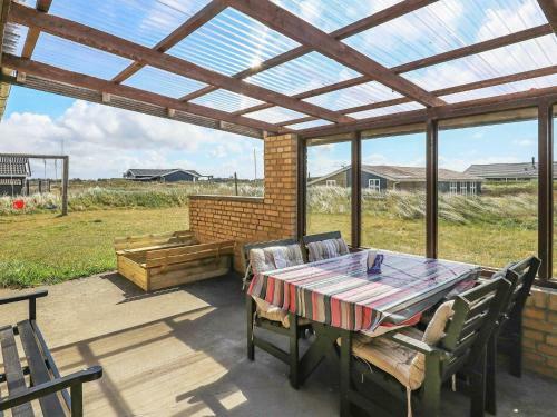 Three-bedroom Holiday Home In Ringk�bing 2