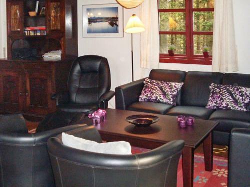 Three-bedroom Holiday Home In H�jslev 8