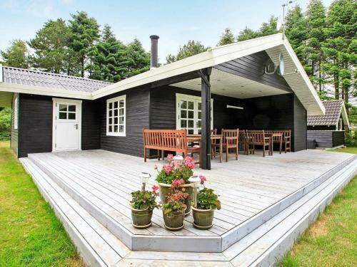 Three-bedroom Holiday Home In H�jslev 8