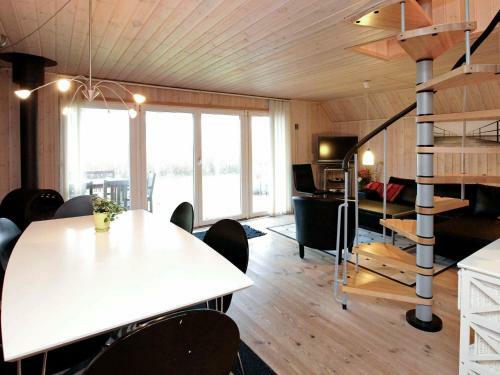 Three-bedroom Holiday Home In Fr�rup 4