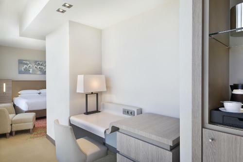 Park Mall Hotel & Conference Center