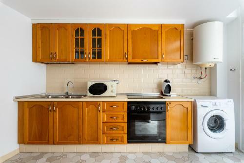 Sunny Apartment Descalzas