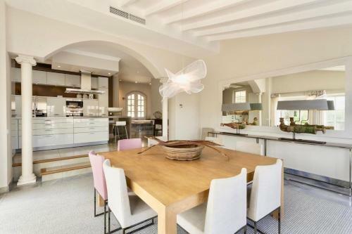 Beautiful 5 Star Villa With Private Pool, Mallorca Villa 1031