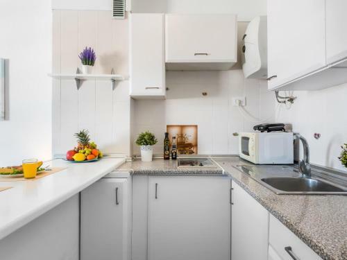 Apartamento 419 Beautiful Summerland Studio, Wi Fi Sat Tv