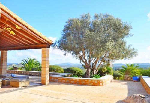 Arta Holiday Home Sleeps 12 With Pool And Wifi