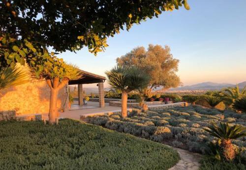 Arta Holiday Home Sleeps 12 With Pool And Wifi