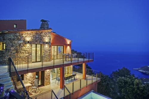 Begur Villa Sleeps 10 With Pool Air Con And Wifi