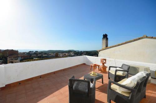 Begur Town House Sleeps 8 With Air Con And Wifi
