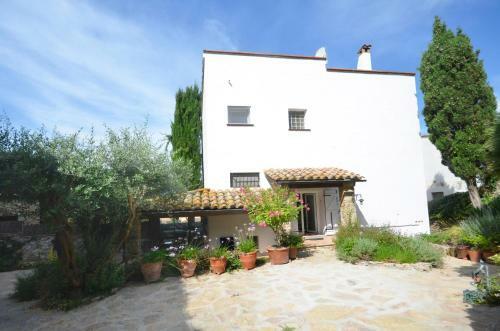 Begur Town House Sleeps 8 With Air Con And Wifi