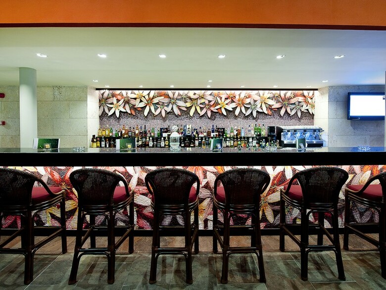 Hotel Barcel� B�varo Beach Adults Only All Inclusive