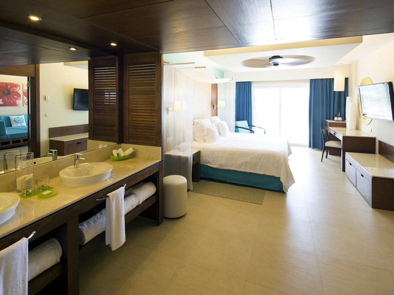 Hotel Barcel� B�varo Beach Adults Only All Inclusive