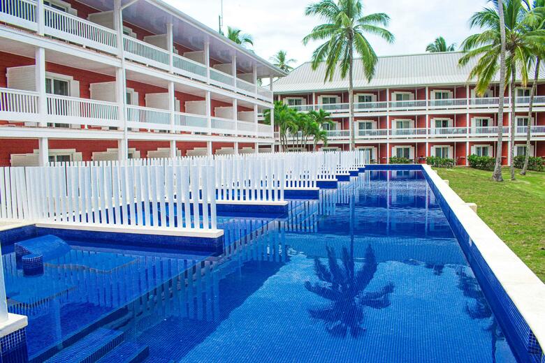 Hotel Barcel� B�varo Beach Adults Only All Inclusive