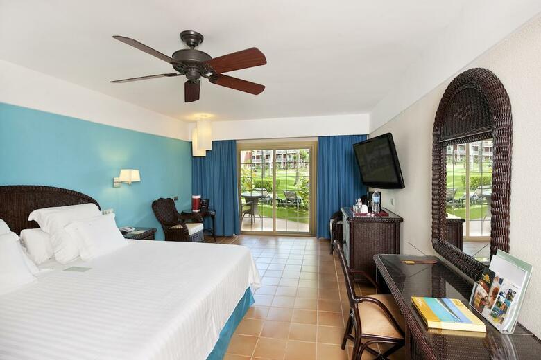 Hotel Barcel� B�varo Beach Adults Only All Inclusive