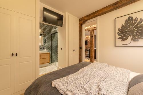 New Soho By Staynn Apartments