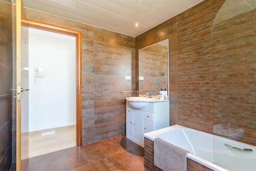Blanes Villa Sleeps 10 Pool Wifi