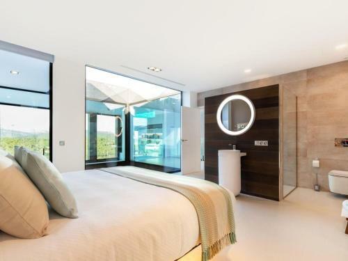 Spectacular Villa With Breathtaking View Large Pool In Buger Mallorca