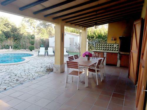 Alquiler Villa Con Piscina Montesa