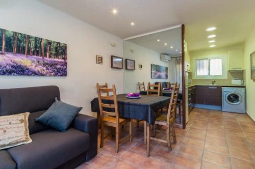 Calella de Palafrugell Apartment Sleeps 4 Air Con