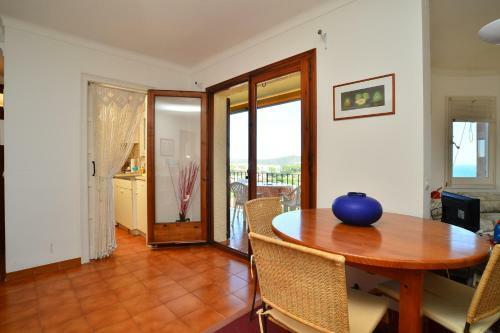 Calella de Palafrugell Apartment Sleeps 4 Pool