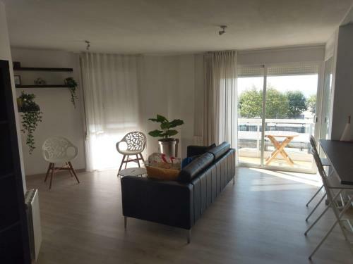 Luxury Apartment Accommodation, Next To Beach & Train Station Calella