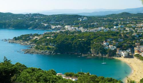 Calella de Palafrugell Holiday Home Sleeps 6