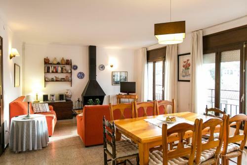 Calella de Palafrugell Apartment Sleeps 7