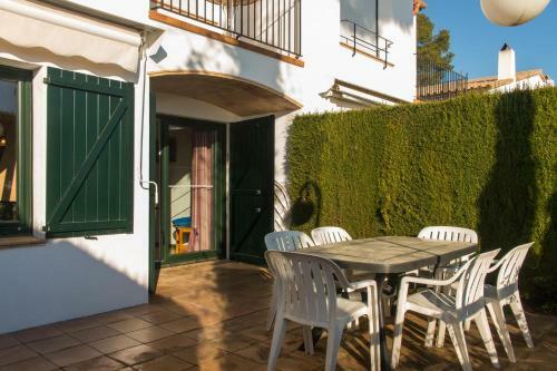 L-1 Calella de Palafrugell 8 Pax