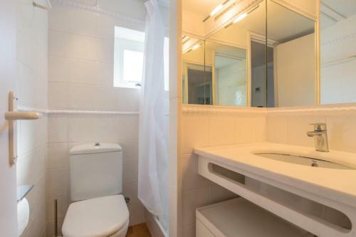 Calella de Palafrugell Apartment Sleeps 5 With Pool