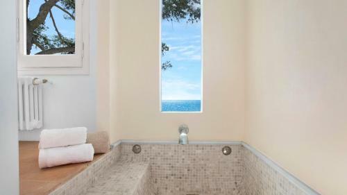 Calella de Palafrugell Villa Sleeps 11 With Pool