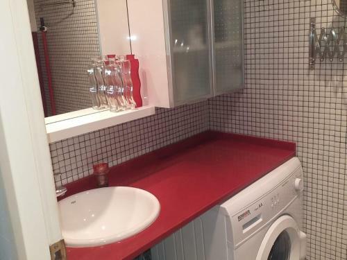 Tranquil Holiday Home In Calella Near Seabeach