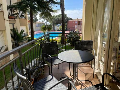 Apartment In Calella de Palafrugell Sleeps 6 With Pool