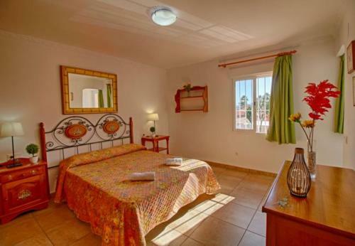 Calpe Villa Sleeps 11 With Pool Air Con And Wifi