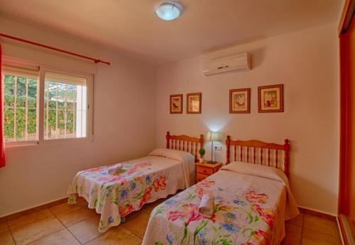 Calpe Villa Sleeps 11 With Pool Air Con And Wifi