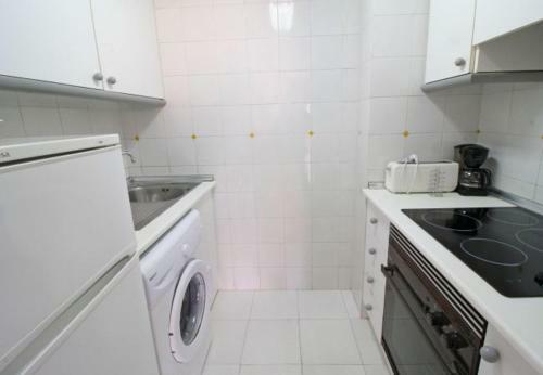 Calpe Apartment Sleeps 5 With Pool Air Con And Wifi
