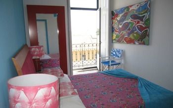 Hostel B. Mar