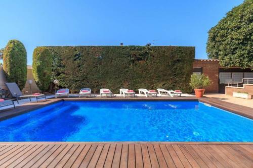 Villa Wine Experience Cambrils - Wine, Art & Games