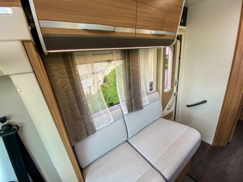 Vive A Pie De Playa Autocaravana De Lujo