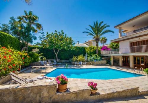 Can Picafort Holiday Home Sleeps 6 With Pool Air Con And Wifi