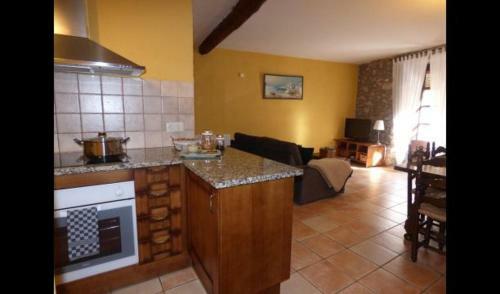 Capmany Apartment Sleeps 5 With Pool And Air Con