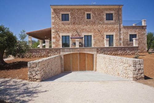 Cas Concos Villa Sleeps 8 With Pool Air Con And Wifi