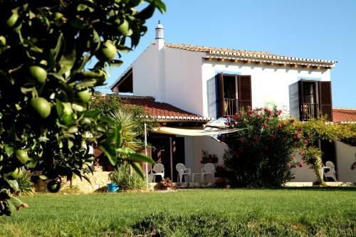 Hostal Quinta Do Rio Country Inn
