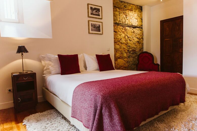 54 Santa Catarina Apartments