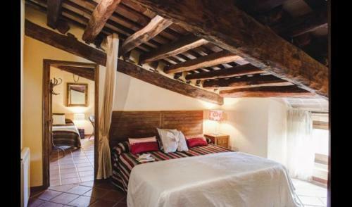 Castelltercol Villa Sleeps 19 With Pool