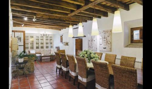 Castelltercol Villa Sleeps 19 With Pool