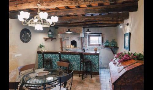 Castelltercol Villa Sleeps 19 With Pool