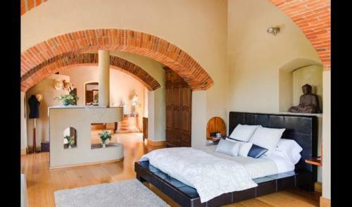 Castelltercol Villa Sleeps 19 With Pool